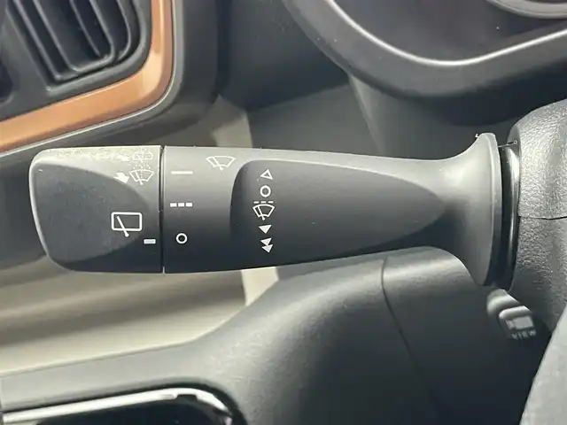 トヨタ パッソ モーダ 愛知県 2018(平30)年 5.5万km ブラックマイカメタリック/ファイアークォーツレッドメタリック 純正ナビ　全方位カメラ　ＳＡIII　禁煙車　ドライブレコーダー　ＥＴＣ　衝突軽減　車線逸脱　オートハイビーム　ＬＥＤオートライト　フォグランプ　ツートンカラー　純正フロアマット　コーナーセンサー　アイスト