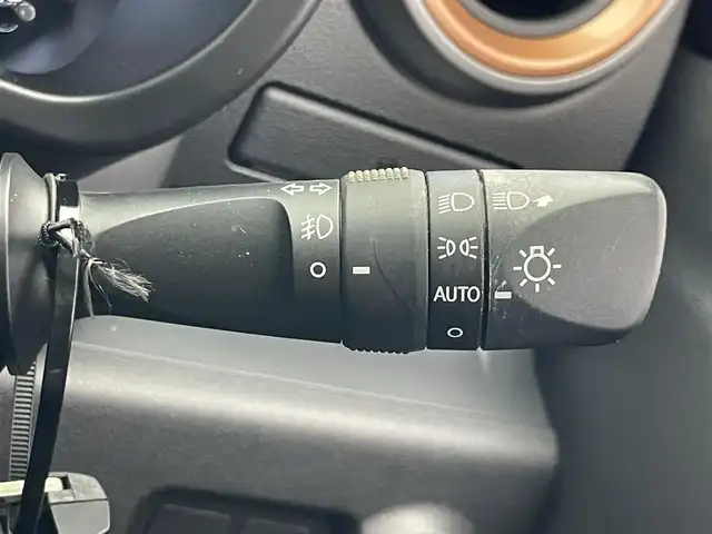 トヨタ パッソ モーダ 愛知県 2018(平30)年 5.5万km ブラックマイカメタリック/ファイアークォーツレッドメタリック 純正ナビ　全方位カメラ　ＳＡIII　禁煙車　ドライブレコーダー　ＥＴＣ　衝突軽減　車線逸脱　オートハイビーム　ＬＥＤオートライト　フォグランプ　ツートンカラー　純正フロアマット　コーナーセンサー　アイスト