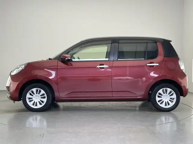 トヨタ パッソ モーダ 愛知県 2018(平30)年 5.5万km ブラックマイカメタリック/ファイアークォーツレッドメタリック 純正ナビ　全方位カメラ　ＳＡIII　禁煙車　ドライブレコーダー　ＥＴＣ　衝突軽減　車線逸脱　オートハイビーム　ＬＥＤオートライト　フォグランプ　ツートンカラー　純正フロアマット　コーナーセンサー　アイスト