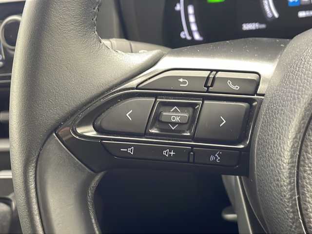 トヨタ シエンタ ハイブリッド Z 沖縄県 2023(令5)年 3.2万km ホワイトパールクリスタルシャイン 純正ディスプレイオーディオ/（ラジオ　ＵＳＢ　Ｂｌｕｅｔｏｏｔｈ　フルセグＴＶ）/全方位カメラ/ＥＴＣ2.0/両側パワースライドドア/トヨタセーフティセンス/プッシュスタート/スマートキー/コーナーセンサー/純正フロアマット/シートヒーター/前後コーナーセンサー