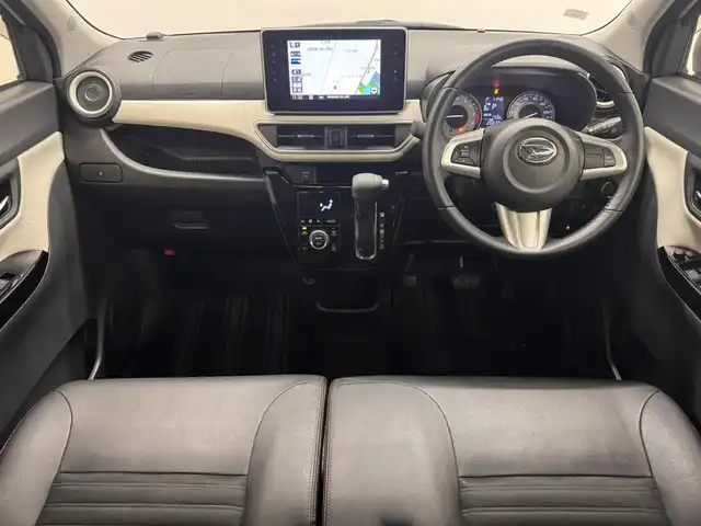 ダイハツ キャスト アクティバ GプライムコレSAⅡ 三重県 2016(平28)年 2.7万km パールホワイトⅢ ガソリン/FF/インパネCVT/純正 8型ナビ NSZN-X67D/（AM/FM/CD/DVD/SD/USB/iPod/HDMI/Bluetooth/TV）/パノラマモニター/ドライブレコーダー 前方/安全装備/・衝突回避支援ブレーキ機能（対車両・対歩行者）/・衝突警報機能（対車両・対歩行者）/・車線逸脱警告機能/・誤発進抑制制御機能（前・後方）/・ABS（EBD：電子制動力配分機能付）/など/装備/・シートヒーター（D/N）/・オートエアコン/・オートライトシステム/・LEDヘッドライト/・フロントフォグライト（LED）/・ステアリングスイッチ/・電動格納ドアミラー/・純正15inAW/・プッシュスタート/・スマートキーシステム/・保/取/・スマートキーx1/など