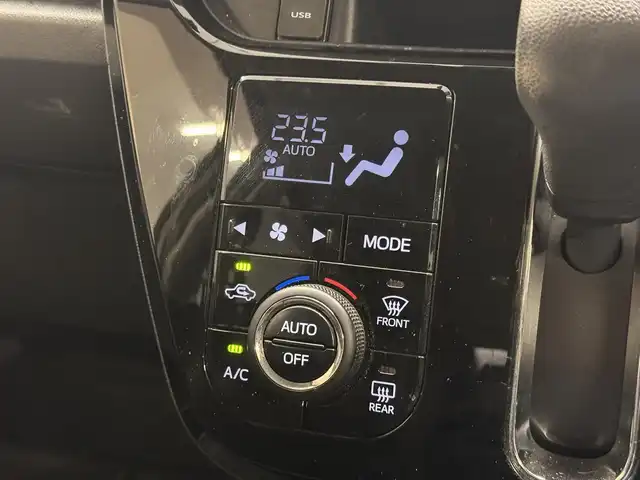 ダイハツ キャスト アクティバ GプライムコレSAⅡ 三重県 2016(平28)年 2.7万km パールホワイトⅢ ガソリン/FF/インパネCVT/純正 8型ナビ NSZN-X67D/（AM/FM/CD/DVD/SD/USB/iPod/HDMI/Bluetooth/TV）/パノラマモニター/ドライブレコーダー 前方/安全装備/・衝突回避支援ブレーキ機能（対車両・対歩行者）/・衝突警報機能（対車両・対歩行者）/・車線逸脱警告機能/・誤発進抑制制御機能（前・後方）/・ABS（EBD：電子制動力配分機能付）/など/装備/・シートヒーター（D/N）/・オートエアコン/・オートライトシステム/・LEDヘッドライト/・フロントフォグライト（LED）/・ステアリングスイッチ/・電動格納ドアミラー/・純正15inAW/・プッシュスタート/・スマートキーシステム/・保/取/・スマートキーx1/など