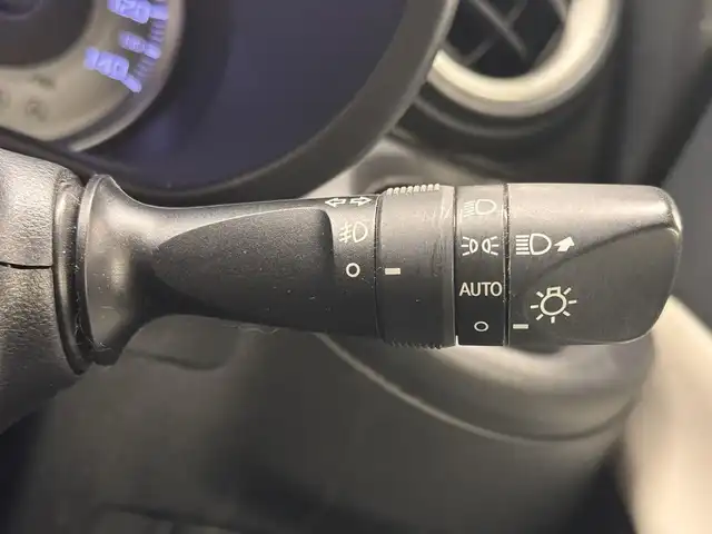 ダイハツ キャスト アクティバ GプライムコレSAⅡ 三重県 2016(平28)年 2.7万km パールホワイトⅢ ガソリン/FF/インパネCVT/純正 8型ナビ NSZN-X67D/（AM/FM/CD/DVD/SD/USB/iPod/HDMI/Bluetooth/TV）/パノラマモニター/ドライブレコーダー 前方/安全装備/・衝突回避支援ブレーキ機能（対車両・対歩行者）/・衝突警報機能（対車両・対歩行者）/・車線逸脱警告機能/・誤発進抑制制御機能（前・後方）/・ABS（EBD：電子制動力配分機能付）/など/装備/・シートヒーター（D/N）/・オートエアコン/・オートライトシステム/・LEDヘッドライト/・フロントフォグライト（LED）/・ステアリングスイッチ/・電動格納ドアミラー/・純正15inAW/・プッシュスタート/・スマートキーシステム/・保/取/・スマートキーx1/など