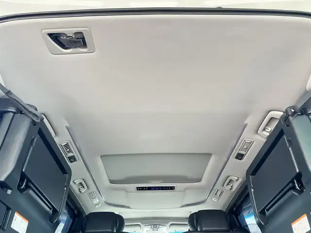 トヨタ アルファード S Cパッケージ 静岡県 2020(令2)年 5.7万km ホワイトパールクリスタルシャイン 純正10.5インチナビ（BT/フルセグ）/バックカメラ/TRDフルエアロ/電動リアゲート/エンジンスタートボタン/パワーステアリング/パワーウィンドウ/取扱説明書/１００V充電/スマートキー/スペアキー1本/Wオートエアコン/レーダークルーズコントロール/純正ビルドインETC2.0/ツインサンルーフ/N席電動オットマン/二列目電動オットマン/二列目電動リクライニング/合皮シート/D席N席シートヒーター/D席N席エアシート/D席N席パワーシート/純正ドライブレコーダー/ウォークスルー/電動リアゲート/純正フロアマット/純正エントランスマット/両側パワースライドドア/TRD１９インチアルミホイール/ABS/横滑り防止装置/コーナーセンサー前後/レーンキープアシスト/オートライト/オートマチックハイビーム/三眼LED/W+サイドエアバッグ/カーテンエアバッグ/衝突軽減システム/ステアリングヒーター/純正プロテクションフィルム（ドアハンドル/リアバンパー）