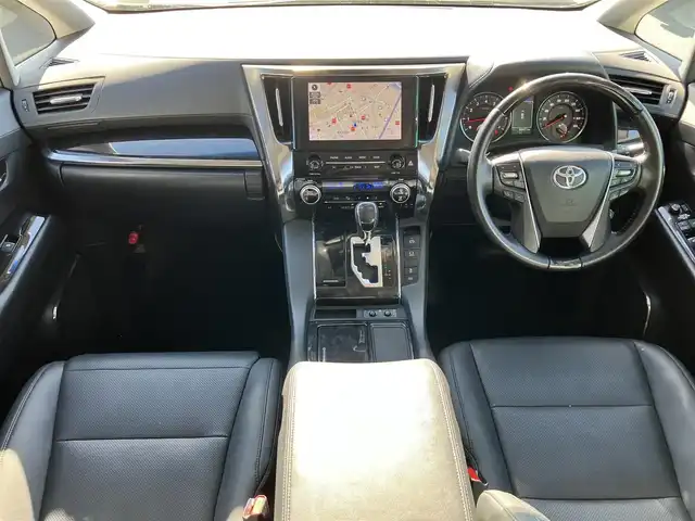 トヨタ アルファード S Cパッケージ 静岡県 2020(令2)年 5.7万km ホワイトパールクリスタルシャイン 純正10.5インチナビ（BT/フルセグ）/バックカメラ/TRDフルエアロ/電動リアゲート/エンジンスタートボタン/パワーステアリング/パワーウィンドウ/取扱説明書/１００V充電/スマートキー/スペアキー1本/Wオートエアコン/レーダークルーズコントロール/純正ビルドインETC2.0/ツインサンルーフ/N席電動オットマン/二列目電動オットマン/二列目電動リクライニング/合皮シート/D席N席シートヒーター/D席N席エアシート/D席N席パワーシート/純正ドライブレコーダー/ウォークスルー/電動リアゲート/純正フロアマット/純正エントランスマット/両側パワースライドドア/TRD１９インチアルミホイール/ABS/横滑り防止装置/コーナーセンサー前後/レーンキープアシスト/オートライト/オートマチックハイビーム/三眼LED/W+サイドエアバッグ/カーテンエアバッグ/衝突軽減システム/ステアリングヒーター/純正プロテクションフィルム（ドアハンドル/リアバンパー）
