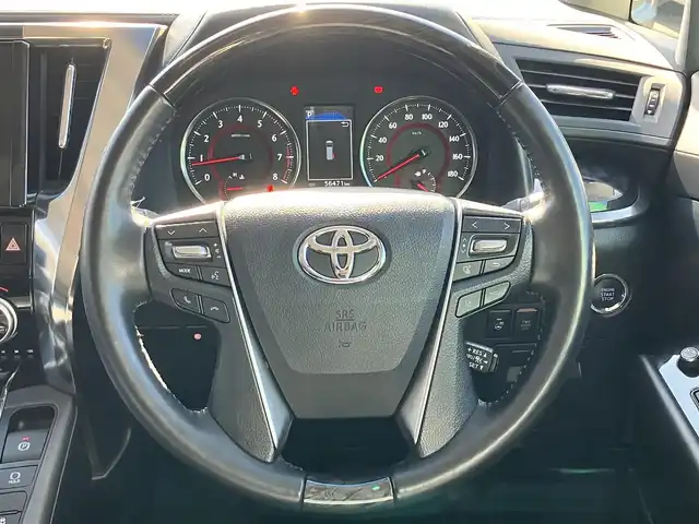 トヨタ アルファード S Cパッケージ 静岡県 2020(令2)年 5.7万km ホワイトパールクリスタルシャイン 純正10.5インチナビ（BT/フルセグ）/バックカメラ/TRDフルエアロ/電動リアゲート/エンジンスタートボタン/パワーステアリング/パワーウィンドウ/取扱説明書/１００V充電/スマートキー/スペアキー1本/Wオートエアコン/レーダークルーズコントロール/純正ビルドインETC2.0/ツインサンルーフ/N席電動オットマン/二列目電動オットマン/二列目電動リクライニング/合皮シート/D席N席シートヒーター/D席N席エアシート/D席N席パワーシート/純正ドライブレコーダー/ウォークスルー/電動リアゲート/純正フロアマット/純正エントランスマット/両側パワースライドドア/TRD１９インチアルミホイール/ABS/横滑り防止装置/コーナーセンサー前後/レーンキープアシスト/オートライト/オートマチックハイビーム/三眼LED/W+サイドエアバッグ/カーテンエアバッグ/衝突軽減システム/ステアリングヒーター/純正プロテクションフィルム（ドアハンドル/リアバンパー）