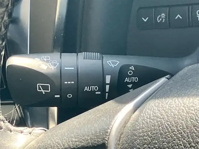 トヨタ アルファード S Cパッケージ 静岡県 2020(令2)年 5.7万km ホワイトパールクリスタルシャイン 純正10.5インチナビ（BT/フルセグ）/バックカメラ/TRDフルエアロ/電動リアゲート/エンジンスタートボタン/パワーステアリング/パワーウィンドウ/取扱説明書/１００V充電/スマートキー/スペアキー1本/Wオートエアコン/レーダークルーズコントロール/純正ビルドインETC2.0/ツインサンルーフ/N席電動オットマン/二列目電動オットマン/二列目電動リクライニング/合皮シート/D席N席シートヒーター/D席N席エアシート/D席N席パワーシート/純正ドライブレコーダー/ウォークスルー/電動リアゲート/純正フロアマット/純正エントランスマット/両側パワースライドドア/TRD１９インチアルミホイール/ABS/横滑り防止装置/コーナーセンサー前後/レーンキープアシスト/オートライト/オートマチックハイビーム/三眼LED/W+サイドエアバッグ/カーテンエアバッグ/衝突軽減システム/ステアリングヒーター/純正プロテクションフィルム（ドアハンドル/リアバンパー）