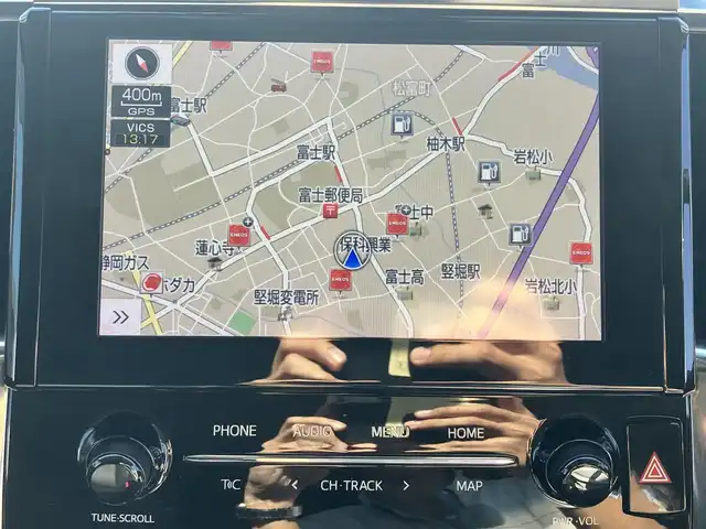 トヨタ アルファード S Cパッケージ 静岡県 2020(令2)年 5.7万km ホワイトパールクリスタルシャイン 純正10.5インチナビ（BT/フルセグ）/バックカメラ/TRDフルエアロ/電動リアゲート/エンジンスタートボタン/パワーステアリング/パワーウィンドウ/取扱説明書/１００V充電/スマートキー/スペアキー1本/Wオートエアコン/レーダークルーズコントロール/純正ビルドインETC2.0/ツインサンルーフ/N席電動オットマン/二列目電動オットマン/二列目電動リクライニング/合皮シート/D席N席シートヒーター/D席N席エアシート/D席N席パワーシート/純正ドライブレコーダー/ウォークスルー/電動リアゲート/純正フロアマット/純正エントランスマット/両側パワースライドドア/TRD１９インチアルミホイール/ABS/横滑り防止装置/コーナーセンサー前後/レーンキープアシスト/オートライト/オートマチックハイビーム/三眼LED/W+サイドエアバッグ/カーテンエアバッグ/衝突軽減システム/ステアリングヒーター/純正プロテクションフィルム（ドアハンドル/リアバンパー）