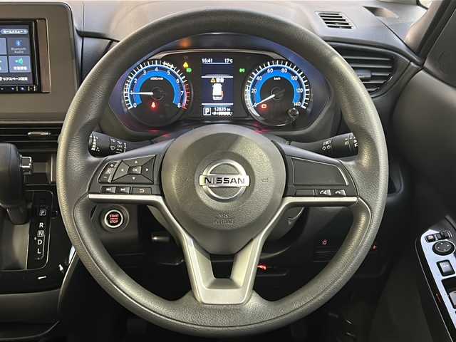 日産 ルークス ハイウェイスター X 神奈川県 2020(令2)年 1.3万km パールⅡ ワンオーナー/社外SDナビ/　Bluetooth/CD/DVD/USB/フルセグTV/アラウンドビューモニター/バックカメラ/エマージェンシーブレーキ/車線逸脱警報/横滑り防止装置/クリアランスソナー/片側パワースライドドア/純正14インチAW/LEDヘッドライト/オートライト/オートマチックハイビーム/保証書