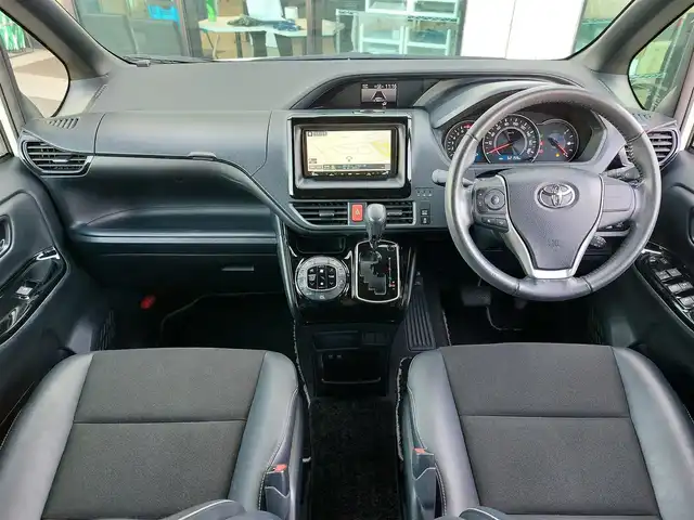 トヨタ ノア Si ダブルバイビー 東京都 2018(平30)年 6.3万km ホワイトパールクリスタルシャイン 社外ＳＤナビ（MAX678W)/（CD/DVD/BT/フルセグTV/USB）/両側パワースライドドア/バックカメラ/ハーフレザーシート/Toyota Safety Sense/・プリクラッシュセーフティ/・レーンディパーチャーアラート/・先行車発進告知/・オートマチックハイビーム/LEDヘッドライト/オートライト/後席サンシェード/ＥＴＣ/スマートキー×2/社外アルミ付冬タイヤ有