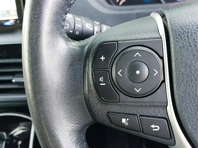 トヨタ ノア Si ダブルバイビー 東京都 2018(平30)年 6.3万km ホワイトパールクリスタルシャイン 社外ＳＤナビ（MAX678W)/（CD/DVD/BT/フルセグTV/USB）/両側パワースライドドア/バックカメラ/ハーフレザーシート/Toyota Safety Sense/・プリクラッシュセーフティ/・レーンディパーチャーアラート/・先行車発進告知/・オートマチックハイビーム/LEDヘッドライト/オートライト/後席サンシェード/ＥＴＣ/スマートキー×2/社外アルミ付冬タイヤ有