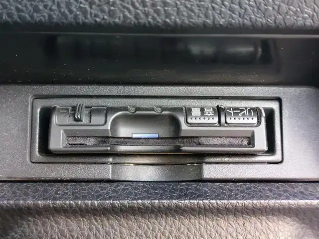 トヨタ ノア Si ダブルバイビー 東京都 2018(平30)年 6.3万km ホワイトパールクリスタルシャイン 社外ＳＤナビ（MAX678W)/（CD/DVD/BT/フルセグTV/USB）/両側パワースライドドア/バックカメラ/ハーフレザーシート/Toyota Safety Sense/・プリクラッシュセーフティ/・レーンディパーチャーアラート/・先行車発進告知/・オートマチックハイビーム/LEDヘッドライト/オートライト/後席サンシェード/ＥＴＣ/スマートキー×2/社外アルミ付冬タイヤ有