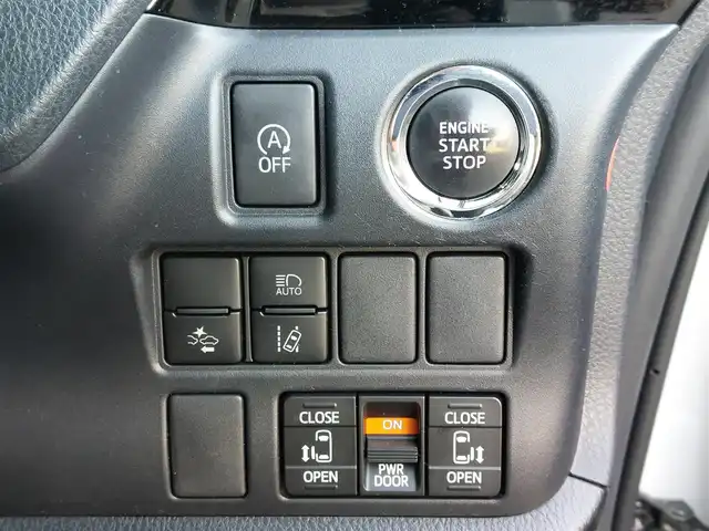 トヨタ ノア Si ダブルバイビー 東京都 2018(平30)年 6.3万km ホワイトパールクリスタルシャイン 社外ＳＤナビ（MAX678W)/（CD/DVD/BT/フルセグTV/USB）/両側パワースライドドア/バックカメラ/ハーフレザーシート/Toyota Safety Sense/・プリクラッシュセーフティ/・レーンディパーチャーアラート/・先行車発進告知/・オートマチックハイビーム/LEDヘッドライト/オートライト/後席サンシェード/ＥＴＣ/スマートキー×2/社外アルミ付冬タイヤ有