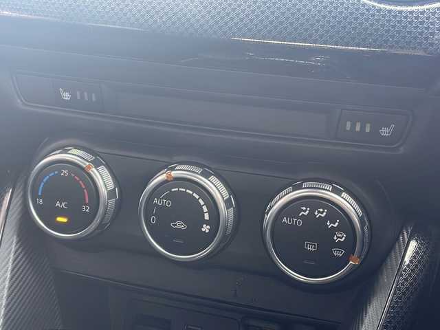 マツダ デミオ 13S 福島県 2017(平29)年 6.2万km チタニウムフラッシュマイカ 4WD 純正ナビ Bluetooth バックカメラ 衝突軽減ブレーキ シートヒーター 横滑り防止装置 LEDヘッドライト アイドリングストップ ドアバイザー フロアマット スマートキー