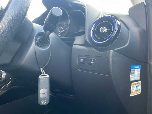 マツダ デミオ 13S 福島県 2017(平29)年 6.2万km チタニウムフラッシュマイカ 4WD 純正ナビ Bluetooth バックカメラ 衝突軽減ブレーキ シートヒーター 横滑り防止装置 LEDヘッドライト アイドリングストップ ドアバイザー フロアマット スマートキー