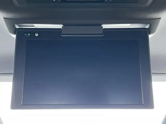 トヨタ ヴォクシー ZS 煌Ⅲ 滋賀県 2021(令3)年 3.3万km イナズマスパーキングブラックガラスフレーク 純正SDナビ/(フルセグTV CD DVD Bluetooth)/純正フリップダウンモニター/バックカメラ/トヨタセーフティセンス/・クルーズコントロール/・プリクラッシュセーフティ/・レーンディパーチャーアラート/・先行車発信通知/・クリアランスソナー/両側パワースライドドア/ステアリングリモコン/革巻きステアリング/前後ドライブレコーダー/ビルトインETC/リアサンシェード/電動格納ミラー/LEDオートヘッドライト