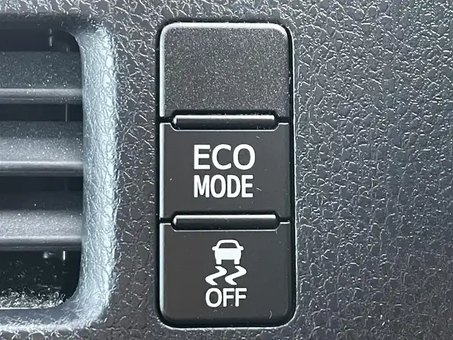 トヨタ ヴォクシー ZS 煌Ⅲ 滋賀県 2021(令3)年 3.3万km イナズマスパーキングブラックガラスフレーク 純正SDナビ/(フルセグTV CD DVD Bluetooth)/純正フリップダウンモニター/バックカメラ/トヨタセーフティセンス/・クルーズコントロール/・プリクラッシュセーフティ/・レーンディパーチャーアラート/・先行車発信通知/・クリアランスソナー/両側パワースライドドア/ステアリングリモコン/革巻きステアリング/前後ドライブレコーダー/ビルトインETC/リアサンシェード/電動格納ミラー/LEDオートヘッドライト