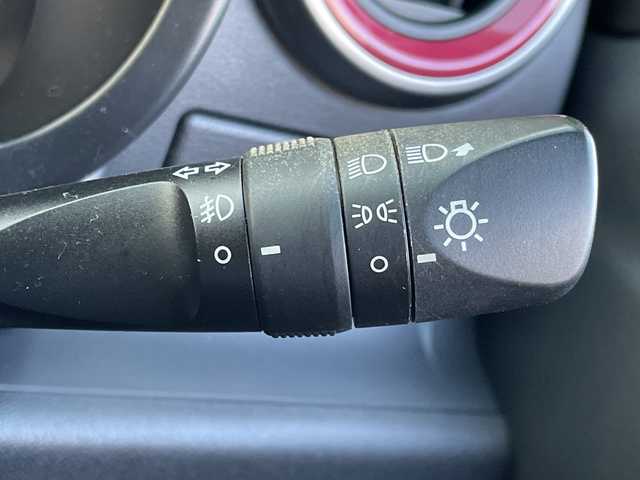 トヨタ パッソ モーダ　S 千葉県 2016(平28)年 2.8万km ダークエメラルドマイカ 純正SDナビ/(AM/FM/フルセグ/BT)/衝突被害軽減システム/車線逸脱警報/バックカメラ/横滑り防止装置/ETC/ドライブレコーダー/アイドリングストップ/LEDヘッドライト/フォグランプ/ウィンカーミラー/電動格納ミラー/社外14インチAW/シートリフター/プッシュスタート/スマートキー/フロアマット/スペアキー/取扱説明書/保証書