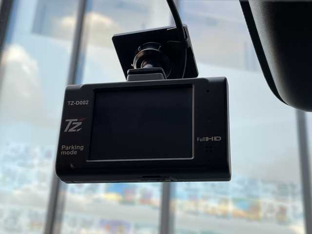 トヨタ パッソ モーダ　S 千葉県 2016(平28)年 2.8万km ダークエメラルドマイカ 純正SDナビ/(AM/FM/フルセグ/BT)/衝突被害軽減システム/車線逸脱警報/バックカメラ/横滑り防止装置/ETC/ドライブレコーダー/アイドリングストップ/LEDヘッドライト/フォグランプ/ウィンカーミラー/電動格納ミラー/社外14インチAW/シートリフター/プッシュスタート/スマートキー/フロアマット/スペアキー/取扱説明書/保証書