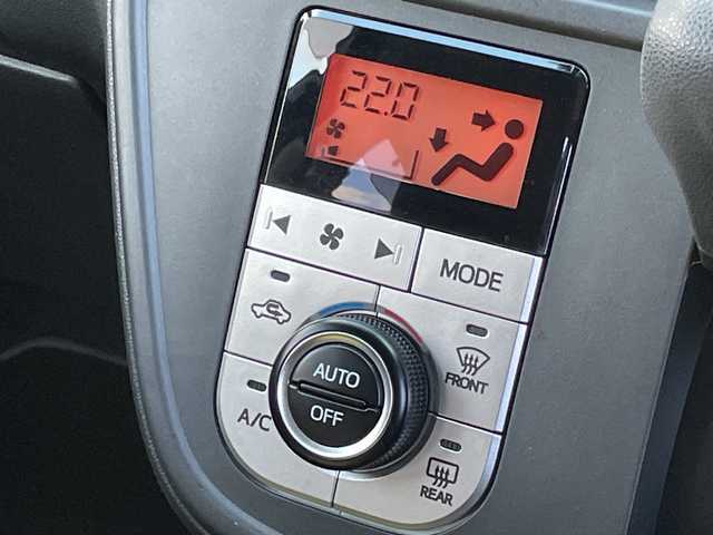 トヨタ パッソ モーダ　S 千葉県 2016(平28)年 2.8万km ダークエメラルドマイカ 純正SDナビ/(AM/FM/フルセグ/BT)/衝突被害軽減システム/車線逸脱警報/バックカメラ/横滑り防止装置/ETC/ドライブレコーダー/アイドリングストップ/LEDヘッドライト/フォグランプ/ウィンカーミラー/電動格納ミラー/社外14インチAW/シートリフター/プッシュスタート/スマートキー/フロアマット/スペアキー/取扱説明書/保証書