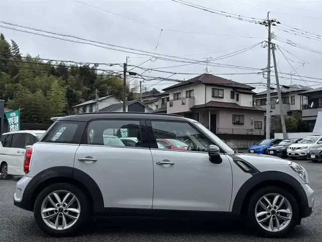 ＭＩＮＩ ミニ クロスオーバー クーパー S 熊本県 2011(平23)年 4.8万km ライトホワイト 社外ナビ（AVIC-VH09）/【フルセグTV/Bluetooth再生/CD/DVD】/バックカメラ/ルーフレール/パドルシフト/HIDライト/フォグライト/純正17インチAW/プッシュスタート/ドライブレコーダー/電動格納ミラー/オートエアコン