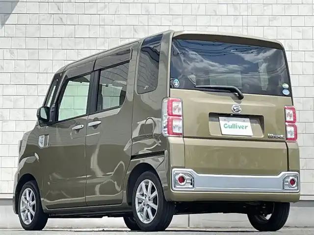 ダイハツ ウェイク X SA 岩手県 2015(平27)年 6.6万km オフビートカーキM 禁煙車/4WD/ターボ/片側パワースライドドア/社外7インチワイドナビ/→フルセグTV/Bluetooth/CD/DVD/FM/AM/バックカメラ/横滑り防止装置/衝突軽減システム/運転席シートヒーター/〇プッシュスタート/〇電動格納ミラー/〇ドアバイザー/〇フロアマット/〇スマートキー/〇シガーソケット/オートライト/LEDヘッドライト/フォグライト/ETC/二列目両側サンシェード/助手席下収納