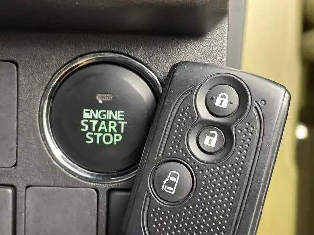 ダイハツ ウェイク X SA 新潟県 2015(平27)年 6.6万km オフビートカーキM 禁煙車/4WD/ターボ/片側パワースライドドア/社外7インチワイドナビ/→フルセグTV/Bluetooth/CD/DVD/FM/AM/バックカメラ/横滑り防止装置/衝突軽減システム/運転席シートヒーター/〇プッシュスタート/〇電動格納ミラー/〇ドアバイザー/〇フロアマット/〇スマートキー/〇シガーソケット/オートライト/LEDヘッドライト/フォグライト/ETC/二列目両側サンシェード/助手席下収納