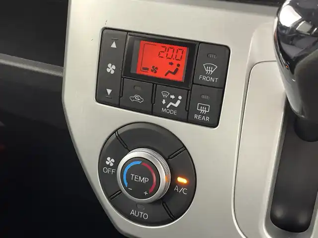 ダイハツ ウェイク X SA 新潟県 2015(平27)年 6.6万km オフビートカーキM 禁煙車/4WD/ターボ/片側パワースライドドア/社外7インチワイドナビ/→フルセグTV/Bluetooth/CD/DVD/FM/AM/バックカメラ/横滑り防止装置/衝突軽減システム/運転席シートヒーター/〇プッシュスタート/〇電動格納ミラー/〇ドアバイザー/〇フロアマット/〇スマートキー/〇シガーソケット/オートライト/LEDヘッドライト/フォグライト/ETC/二列目両側サンシェード/助手席下収納