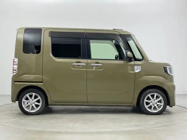 ダイハツ ウェイク X SA 新潟県 2015(平27)年 6.6万km オフビートカーキM 禁煙車/4WD/ターボ/片側パワースライドドア/社外7インチワイドナビ/→フルセグTV/Bluetooth/CD/DVD/FM/AM/バックカメラ/横滑り防止装置/衝突軽減システム/運転席シートヒーター/〇プッシュスタート/〇電動格納ミラー/〇ドアバイザー/〇フロアマット/〇スマートキー/〇シガーソケット/オートライト/LEDヘッドライト/フォグライト/ETC/二列目両側サンシェード/助手席下収納