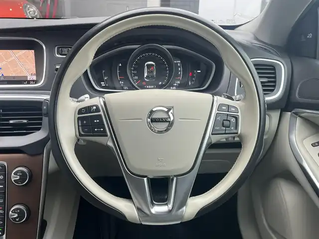 ボルボ Ｖ４０ D4 モメンタム 静岡県 2018(平30)年 1.9万km アマゾンブルー アダプティブクルーズコントロール/BLIS/純正ナビ/（BT/CD/DVD/USB）/バックカメラ/リアコーナーセンサー/レーンキープアシスト/LEDヘッドライト/純正ドライブレコーダー/スマートキー/パワーシート/シートヒーター/メモリーシート/純正１７インチAW/ETC