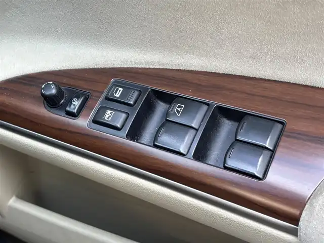 日産 ティアナ 250XL 東京都 2012(平24)年 9.9万km ディープアメジストグレー VDC/TCS/メッキ加飾横３本バーフロントグリル/開口部無塗装１本桟フロントバンパー/ボディ同色電動格納ミラー/ウィンカーミラー/リア標準バンパー/木目調加飾シルキーエクリュインパネ/ファインビジョンメーター（自発光式アナログメーター）/シルキーエクリュ革巻きステアリングホイール/SRSエアバック （運転席/助手席/サイド）/左右独立温度調整オートエアコン/後席エアコン吹出口/シルキーエクリュシート/パワーシート（運転席/助手席）パワーオットマン （助手席）/シート別体上下調整式ヘッドレスト（後席左右中央）/木目調カップホルダー付きアームレスト（後席中央）/インテリジェントキー/イモビライザー/プッシュエンジンスターター/７インチ液晶モニター/スーパーサウンドシステム１（６CD/６スピーカー）/バックモニター