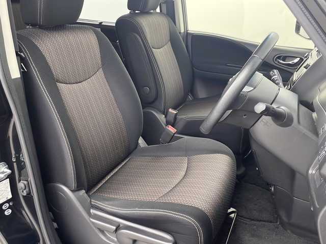 日産 セレナ HWS S HV Vセレ +Sefty Aセーフ 埼玉県 2015(平27)年 4.8万km ダイヤモンドブラック メーカー純正ナビ/全方位カメラ/前後ドライブレコーダー/ビルトインETC/両側パワースライドドア/エマージェンシーブレーキ/レーンキープアシスト/クルーズコントロール/前後コーナーセンサー/TV/アイドリングストップ/ロールサンシェード/革巻きステアリング/ステアリングスイッチ/プッシュスタート/スマートキー/スペアキー