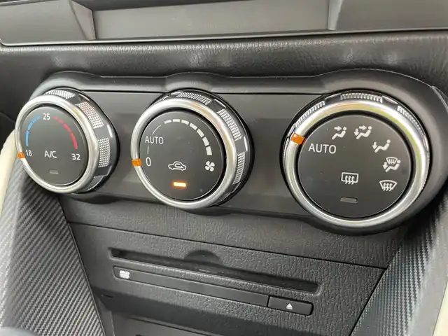 マツダ デミオ 13S Lパッケージ 石川県 2014(平26)年 7.4万km ソウルレッドプレミアムメタリック レーダーブレーキ/純正メモリーナビ/CD/DVD/フルセグTV/バックカメラ/LEDヘッドライト/ETC/ハーフレザーシート/スマートキー/プッシュスタート/電動ミラー/ドライブレコーダー/純正アルミホイール/オートライト