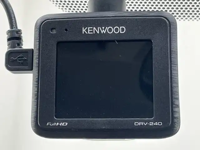トヨタ ノア G 兵庫県 2014(平26)年 6.4万km ホワイトパールクリスタルシャイン 純正SDナビ(Bluetooth/CD/DVD/フルセグTV)/両側パワースライドドア/バックカメラ/アイドリングストップ/ビルトインＥＴＣ/ドアバイザー/純正フロアマット/ＬＥＤヘッドライト/フォグランプ/オートライト/オートマチックハイビーム/純正アルミホイール/ドイブレコーダー