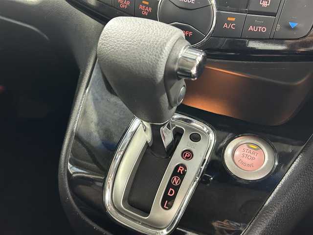 日産 セレナ HWS S HV Vセレ +SeftyⅡ 大阪府 2016(平28)年 4.9万km ダイヤモンドブラック 純正8incナビ(フルセグ/DVD再生/Bluetooth) 360カメラ ETC 両側パワースライドドア 衝突軽減 クルコン レーンアシスト アイドリングストップ スマートキー ワンオーナー