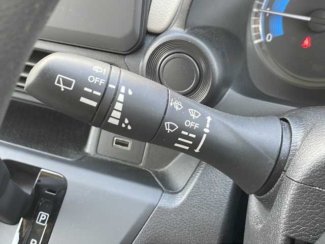 日産 デイズ S 山形県 2020(令2)年 1.8万km スターリングシルバーメタリック 禁煙車/エマージェンシーブレーキ/車線逸脱警報/先行者発進通知/横滑り防止装置/ふらつき警報/道路・速度標識表示/純正オーディオ(AM/FM/CD)/USB端子/オートライト/アイドリングストップ/コーナーセンサー前後/純正フロアマット/純正ドアバイザー/電動格納ミラー/社外AW付冬タイヤ積載