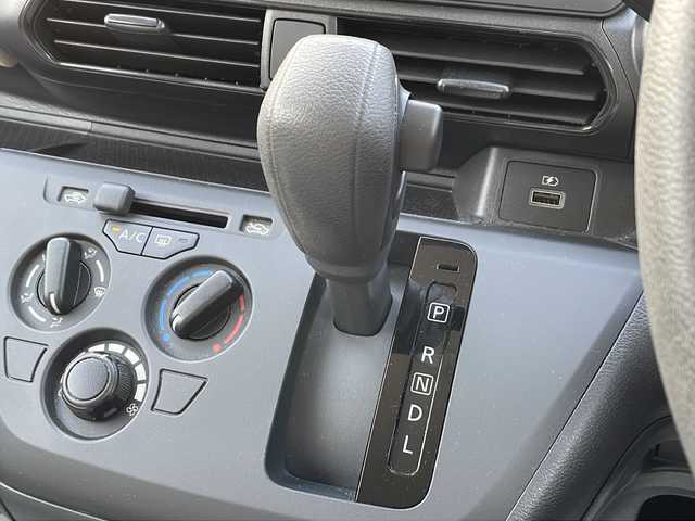 日産 デイズ S 山形県 2020(令2)年 1.8万km スターリングシルバーメタリック 禁煙車/エマージェンシーブレーキ/車線逸脱警報/先行者発進通知/横滑り防止装置/ふらつき警報/道路・速度標識表示/純正オーディオ(AM/FM/CD)/USB端子/オートライト/アイドリングストップ/コーナーセンサー前後/純正フロアマット/純正ドアバイザー/電動格納ミラー/社外AW付冬タイヤ積載