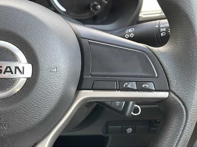 日産 デイズ S 山形県 2020(令2)年 1.8万km スターリングシルバーメタリック 禁煙車/エマージェンシーブレーキ/車線逸脱警報/先行者発進通知/横滑り防止装置/ふらつき警報/道路・速度標識表示/純正オーディオ(AM/FM/CD)/USB端子/オートライト/アイドリングストップ/コーナーセンサー前後/純正フロアマット/純正ドアバイザー/電動格納ミラー/社外AW付冬タイヤ積載