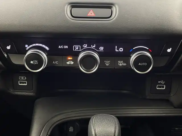 ホンダ ヴェゼル ハイブリッド e:HEV X 新潟県 2022(令4)年 6.4万km メテオロイドグレーメタリック ４WD/ホンダセンシング/ワンオーナー/寒冷地仕様/純正SDナビ/　　CD/DVD/AM/FM/SD/フルセグ/Bluetooth/バックモニター/アダプティブクルーズコントロール/ダウンヒルアシストコントロール/LEDオートライト/前席シートヒーター/純正16インチアルミホイール付/パドルシフト/純正フロアマット/ドアバイザー/スマートキー/ETC