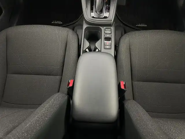 ホンダ ヴェゼル ハイブリッド e:HEV X 新潟県 2022(令4)年 6.4万km メテオロイドグレーメタリック ４WD/ホンダセンシング/ワンオーナー/寒冷地仕様/純正SDナビ/　　CD/DVD/AM/FM/SD/フルセグ/Bluetooth/バックモニター/アダプティブクルーズコントロール/ダウンヒルアシストコントロール/LEDオートライト/前席シートヒーター/純正16インチアルミホイール付/パドルシフト/純正フロアマット/ドアバイザー/スマートキー/ETC