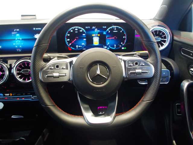 メルセデス・ベンツ Ｍ・ベンツ ＣＬＡ２００ｄ Sブレーク AMGライン 岐阜県 2023(令5)年 1.8万km 赤 パノラミックスライディングルーフ/レーダーセーフティパッケージ/　アクティブブラインドスポットアシスト/　アクティブディスタンスアシストディストロニック/　アクティブステアリングアシスト/　PRE-SAFE/　自動再発進機能/AMGラインパッケージ/　アダプティブハイビームアシスト/　マルチビームLEDヘッドライト/　AMGラインスタイリング/　スポーツブレーキシステム/　ローワードコンフォートサスペンション/　スポーツシート/　本革巻スポーツステアリング/アドバンスドパッケージ/　360°カメラ/　ブランドロゴプロジェクターライト/　ヘッドアップディスプレイ/　MBUXインテリアアシスタント/デジタルコックピットディスプレイ/純正ナビゲーション/フルセグTV/Bluetooth