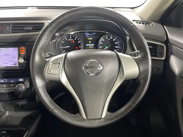 日産 エクストレイル 20X ブラック エクストリーマーX 神奈川県 2015(平27)年 3.9万km ブリリアントホワイトパール ４WD/純正7型SDナビゲーション【MM115D-W】/フルセグ　AM FM CD　USB　Bluetooth iPod/シルバールーフレール/リモコンオートバックドア/エマージェンシーブレーキ/車線逸脱警報/進入禁止警報/フロントリアソナー/ダウンヒルアシストコントロール/アイドリングストップ/合皮シート/革巻きステアリング/ステアリングスイッチ/ビルトインETC/プッシュスタート/スマートキー/純正サイド/リアアンダープロテクター/純正リアスポイラー/純正17インチアルミホイール/社外オーバーフェンダー/LEDヘッドランプ/フロントフォグランプ/オートライト