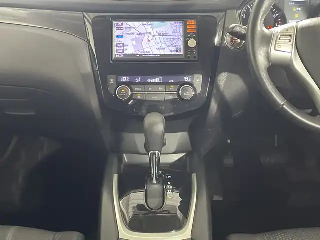 日産 エクストレイル 20X ブラック エクストリーマーX 神奈川県 2015(平27)年 3.9万km ブリリアントホワイトパール ４WD/純正7型SDナビゲーション【MM115D-W】/フルセグ　AM FM CD　USB　Bluetooth iPod/シルバールーフレール/リモコンオートバックドア/エマージェンシーブレーキ/車線逸脱警報/進入禁止警報/フロントリアソナー/ダウンヒルアシストコントロール/アイドリングストップ/合皮シート/革巻きステアリング/ステアリングスイッチ/ビルトインETC/プッシュスタート/スマートキー/純正サイド/リアアンダープロテクター/純正リアスポイラー/純正17インチアルミホイール/社外オーバーフェンダー/LEDヘッドランプ/フロントフォグランプ/オートライト