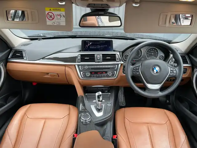ＢＭＷ ３２０ｉ ラグジュアリー 青森県 2015(平27)年 3.2万km インペリアル・ブルー・ブリリアント・エフェクト 茶革シート/純正HDDナビ/（CD/DVD/Bluetooth/USB/AUX）/アダプティブクルーズコントロール/レーンキープアシスト/ドライブレコーダー前後/メモリー付パワーシート/シートヒーター/バックカメラ/電動リアゲート/ウィンカーミラー/革巻きステアリング/ステアリングスイッチ/オートワイパー/LEDオートライト/コーナーセンサー/プッシュスタート/スマートキーX2/盗難防止/ABS/取説/保証書