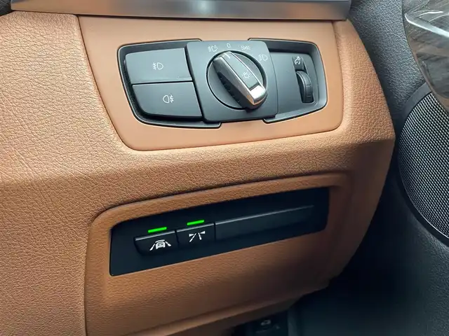ＢＭＷ ３２０ｉ ラグジュアリー 青森県 2015(平27)年 3.2万km インペリアル・ブルー・ブリリアント・エフェクト 茶革シート/純正HDDナビ/（CD/DVD/Bluetooth/USB/AUX）/アダプティブクルーズコントロール/レーンキープアシスト/ドライブレコーダー前後/メモリー付パワーシート/シートヒーター/バックカメラ/電動リアゲート/ウィンカーミラー/革巻きステアリング/ステアリングスイッチ/オートワイパー/LEDオートライト/コーナーセンサー/プッシュスタート/スマートキーX2/盗難防止/ABS/取説/保証書