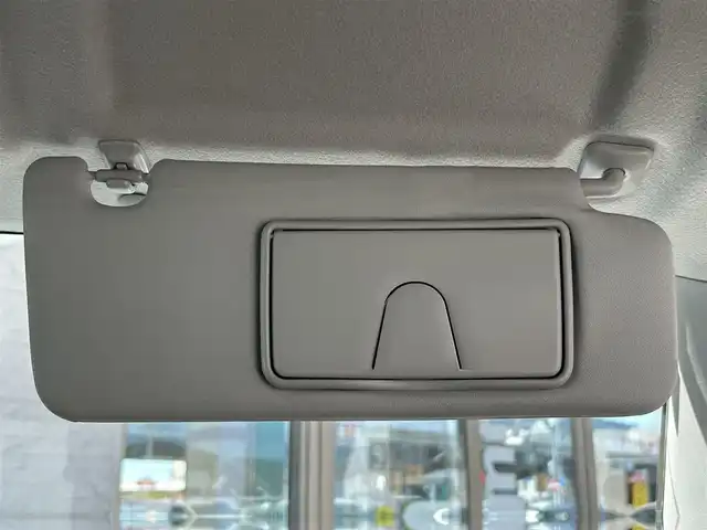 スズキ ジムニー XC 兵庫県 2019(平31)年 5.2万km ピュアホワイトP 社外ナビ（MDV-D5058TW)/  (AM/FM/CD/DVD/BT/SD)/フルセグTV/バックカメラ/プッシュスタート/衝突軽減ブレーキ/横滑り防止装置/ダウンヒルアシスト/レーンアシスト/4WD/ステアリングリモコン/クルーズコントロール/ビルドインETC/前方ドライブレコーダー/シートヒーター/純正フロアマット/ドアバイザー/ヘッドライトウォッシャー/純正15インチアルミホイール/1インチアップ