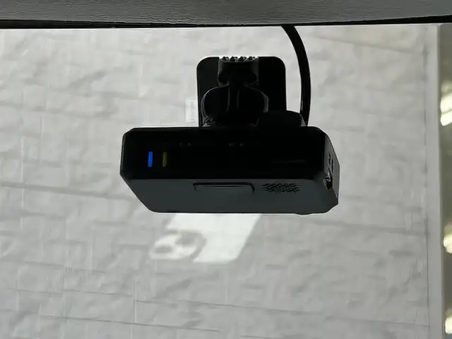 スズキ ジムニー XC 兵庫県 2019(平31)年 5.2万km ピュアホワイトP 社外ナビ（MDV-D5058TW)/  (AM/FM/CD/DVD/BT/SD)/フルセグTV/バックカメラ/プッシュスタート/衝突軽減ブレーキ/横滑り防止装置/ダウンヒルアシスト/レーンアシスト/4WD/ステアリングリモコン/クルーズコントロール/ビルドインETC/前方ドライブレコーダー/シートヒーター/純正フロアマット/ドアバイザー/ヘッドライトウォッシャー/純正15インチアルミホイール/1インチアップ