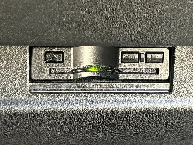 スズキ ジムニー XC 兵庫県 2019(平31)年 5.2万km ピュアホワイトP 社外ナビ（MDV-D5058TW)/  (AM/FM/CD/DVD/BT/SD)/フルセグTV/バックカメラ/プッシュスタート/衝突軽減ブレーキ/横滑り防止装置/ダウンヒルアシスト/レーンアシスト/4WD/ステアリングリモコン/クルーズコントロール/ビルドインETC/前方ドライブレコーダー/シートヒーター/純正フロアマット/ドアバイザー/ヘッドライトウォッシャー/純正15インチアルミホイール/1インチアップ