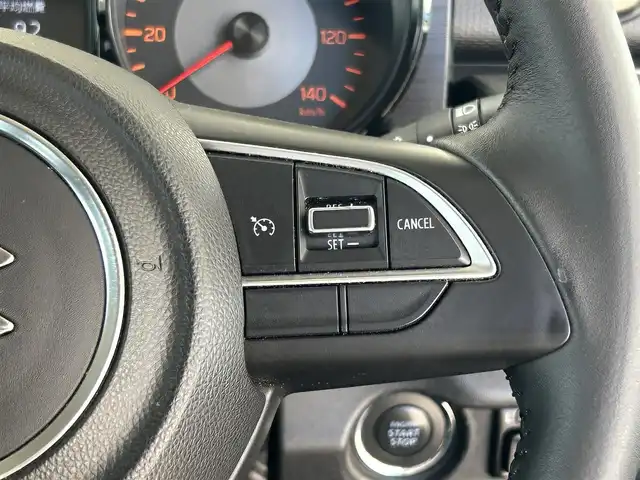 スズキ ジムニー XC 兵庫県 2019(平31)年 5.2万km ピュアホワイトP 社外ナビ（MDV-D5058TW)/  (AM/FM/CD/DVD/BT/SD)/フルセグTV/バックカメラ/プッシュスタート/衝突軽減ブレーキ/横滑り防止装置/ダウンヒルアシスト/レーンアシスト/4WD/ステアリングリモコン/クルーズコントロール/ビルドインETC/前方ドライブレコーダー/シートヒーター/純正フロアマット/ドアバイザー/ヘッドライトウォッシャー/純正15インチアルミホイール/1インチアップ