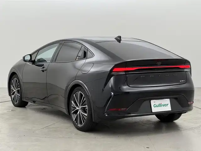 トヨタ プリウス Z 福岡県 2024(令6)年 1.6万km アティチュードブラックマイカ １２．３インチコネクトナビ　/全方位カメラ　/デジタルルームミラー　/ワイヤレス充電　/ビルトインETC２．０　/セーフティセンス　/レーダークルーズコントロール　/コーナーセンサー　/衝突軽減ブレーキ　/レーンキープ　/ブラインドスポットモニター　/アクセル踏み間違い防止　/パーキングアシスト　/シートメモリー付きパワーシート　/シートヒーター/ベンチレーション　/ステアリングヒーター　/パワーバックドア　/純正１９インチアルミホイール　/ＬＥＤヘッドライト
